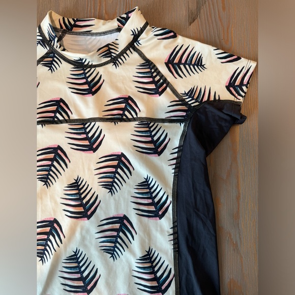 Patagonia Swim Rashguard Small NWOT - Picture 9 of 12